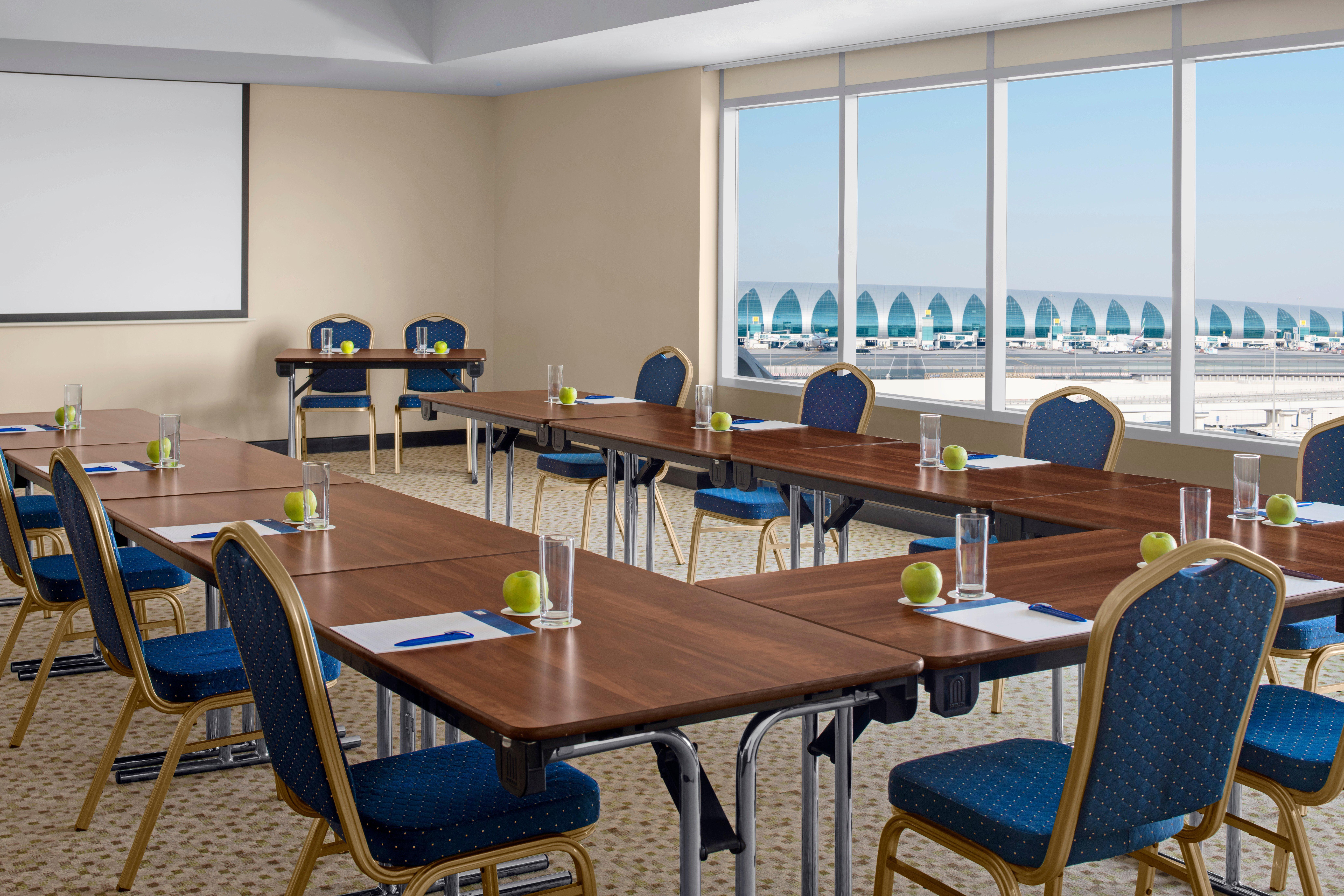 Holiday Inn Express Dubai Airport By Ihg Eksteriør billede